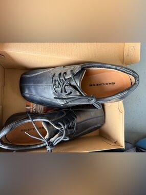 NWT Skechers Men’s Black Leather Upper Lace-Up Oxfords